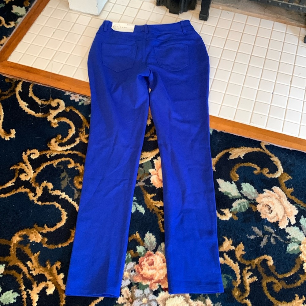 Cato  est.1946 royal blue skinny mid-rise  jeggings. NWT. Retail‎ 42